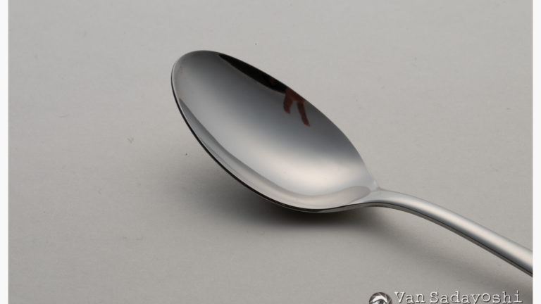 春のオフ会のお知らせと「スプーンは手前に反射する」