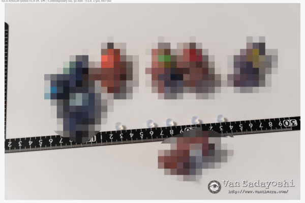 手先の器用さが問われるブツ撮り