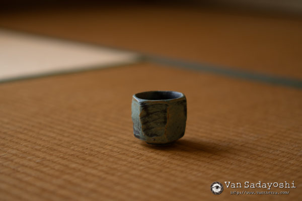 ぐい呑みに合う背景を探す旅