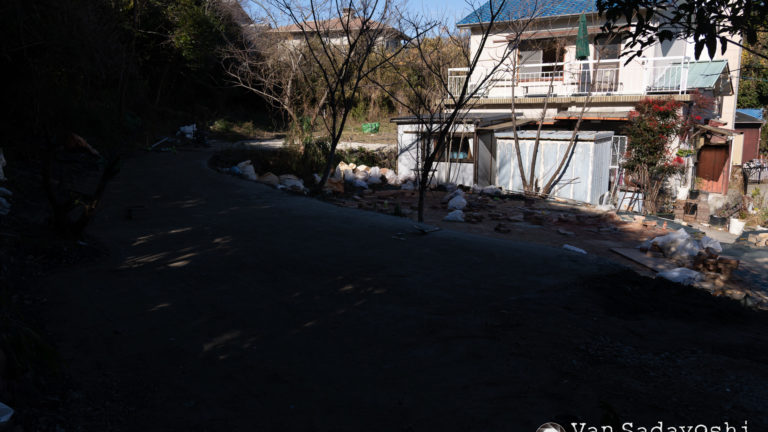 向こうが明るいか暗いか